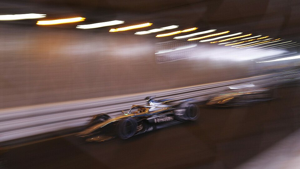 Jetzt auch mit Tunnel: Erfolgreiche GP-Kurs-Premiere der Formel E in Monaco, Foto: LAT Images