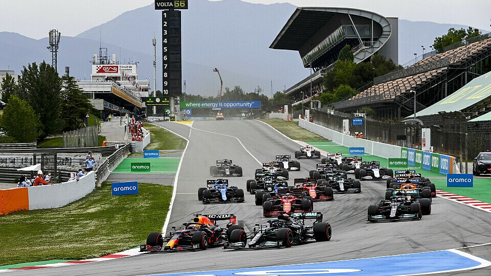 Die Formel 1 fährt auch 2022 auf der Rennstrecke in Barcelona, Foto: LAT Images