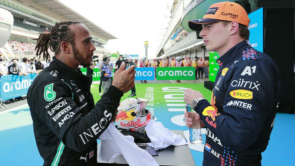 Lewis Hamilton hielt sich WM-Rivale Max Verstappen in Spanien besonders nahe, Foto: LAT Images