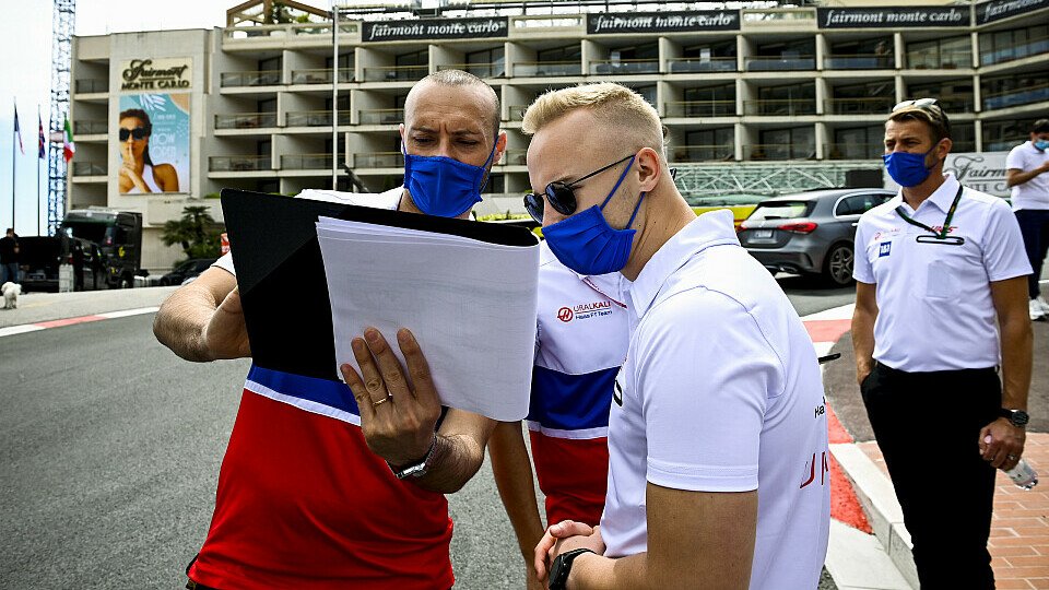 Nikita Mazepin hüllt sich in Schweigen über die Gründe seiner Fortschritte, Foto: LAT Images