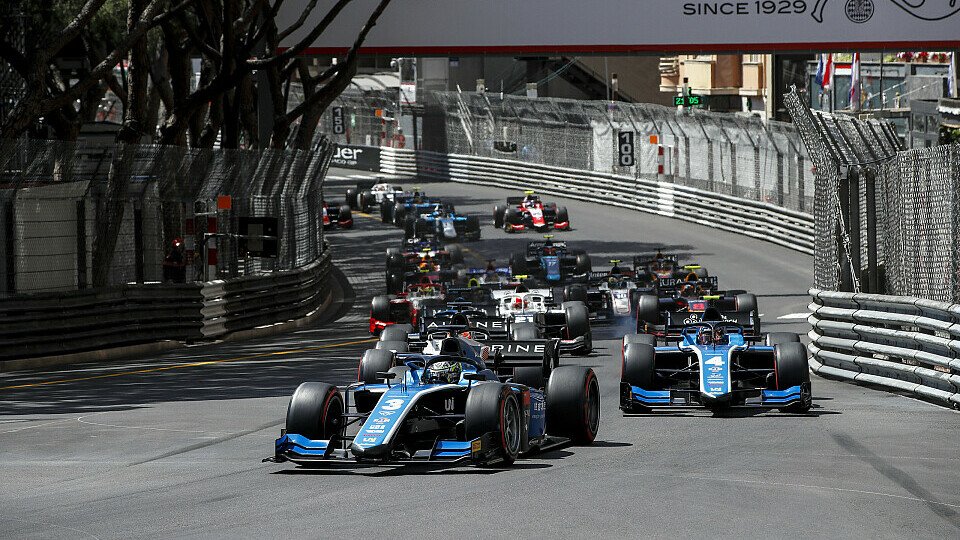 Sieg in Monaco: Guan Yu Zhou in seinem Formel-2-Boliden, Foto: LAT Images