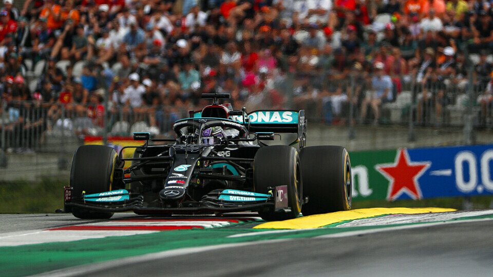 Lewis Hamilton beendete den Österreich GP aufgrund einer Beschädigung auf Platz vier liegend