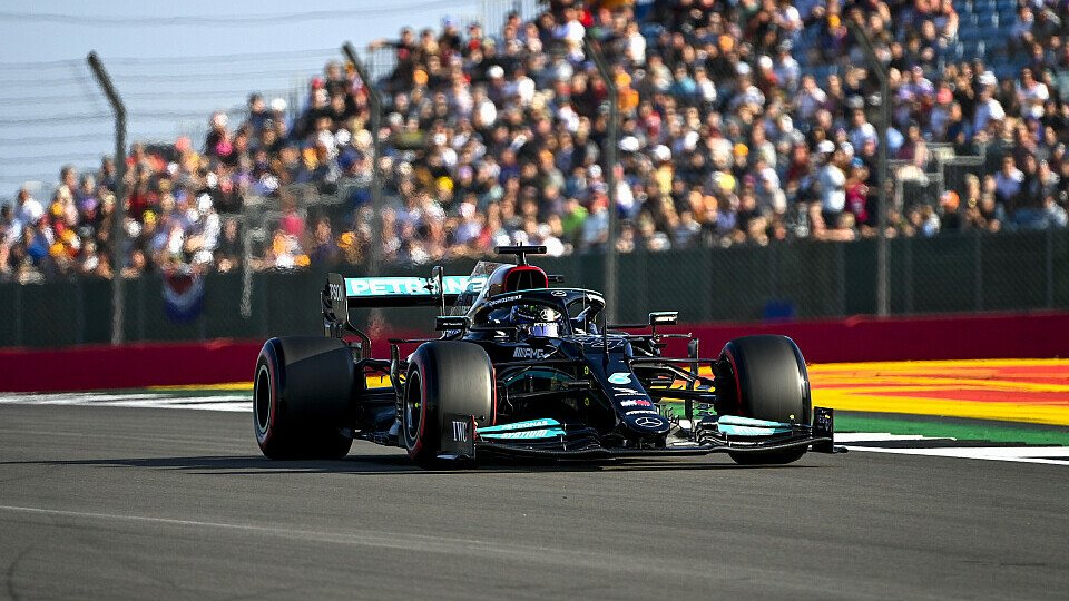 Weltmeister Lewis Hamilton startet am Samstag im ersten Sprintrennen der Formel-1-Geschichte von der Pole