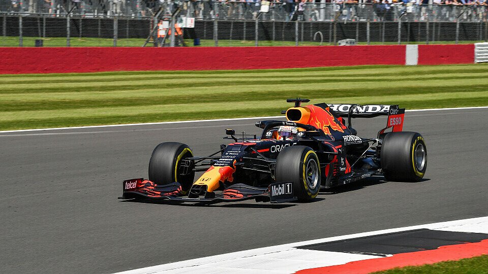 Max Verstappen hat sich im Formel-1-Sprint in Silverstone die Pole Position für das Rennen gesichert, Foto: LAT Images