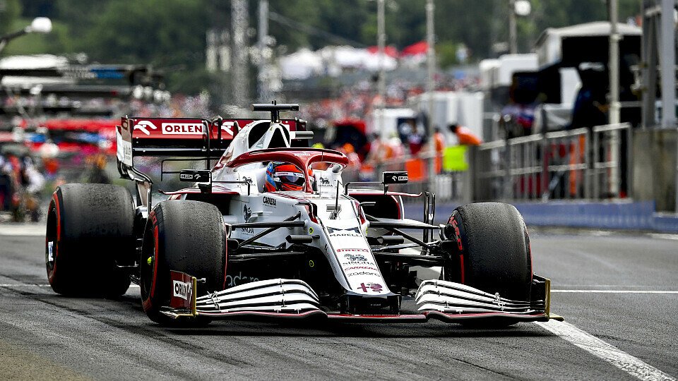 Kimi Räikkönen und Alfa Romeo kamen in Ungarn Strafen teuer zu stehen, Foto: LAT Images