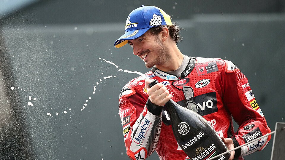 Francesco Bagnaia feiert seinen 1. MotoGP-Sieg