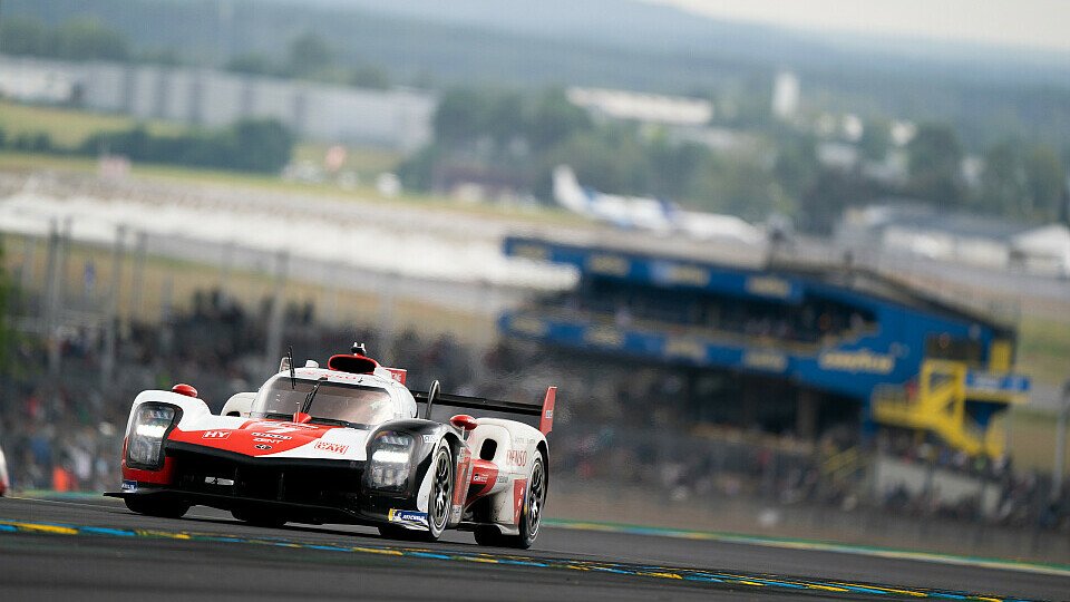 Toyota feiert seinen vierten Le-Mans-Sieg in Serie, Foto: LAT Images