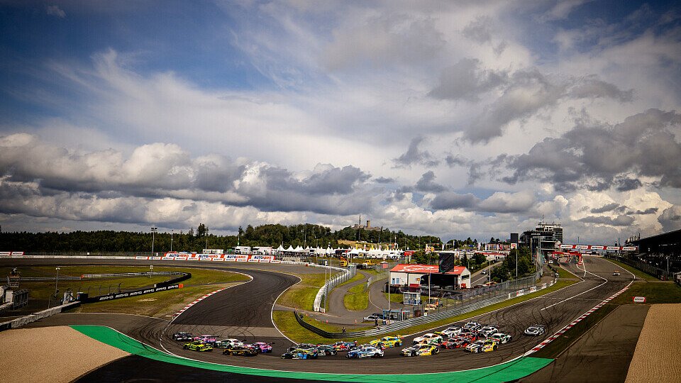 Zahlreiche Rennserien, darunter die DTM, gastieren auf dem Nürburgring, Foto: DTM