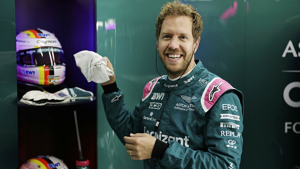 Sebastian Vettel macht weiter: Auch 2022 geht er für Aston Martin in der Formel 1 an den Start, Foto: LAT Images