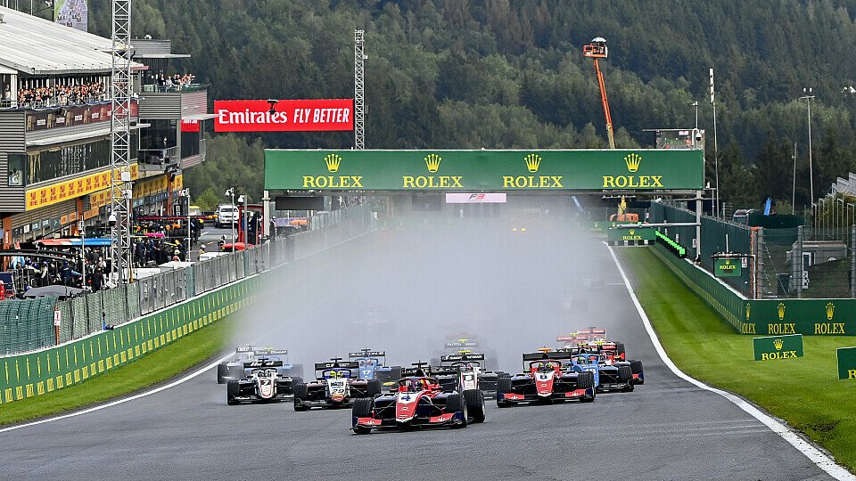 In der Formel 3 stehen 30 Autos am Start, Foto: LAT Images