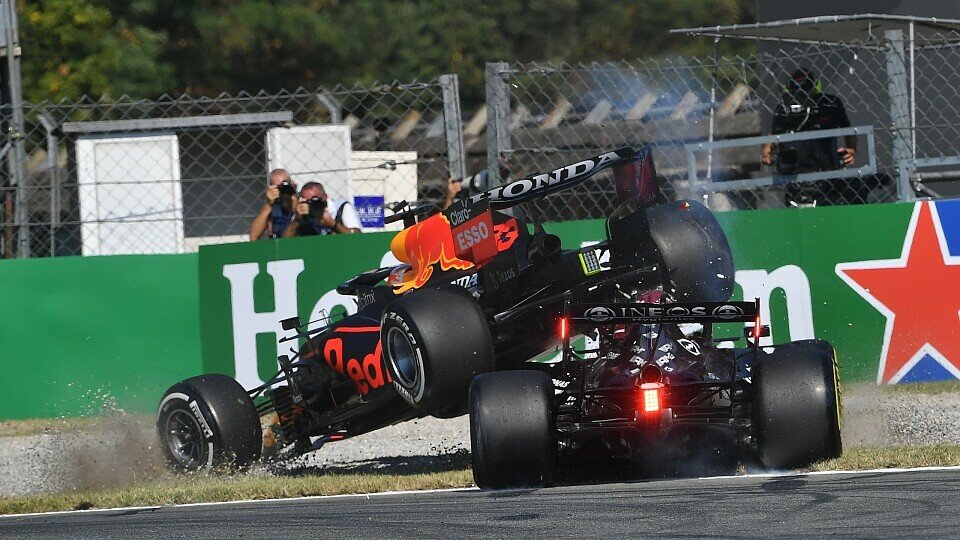 Fernando Alonso versteht den Wirbel um den Unfall zwischen Max Verstappen und Lewis Hamilton nicht, Foto: LAT Images