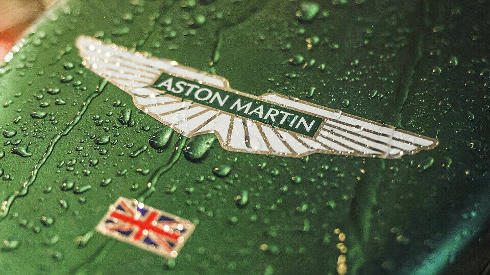 Aston Martin bereitet sich für die Präsentation 2023 vor, Foto: LAT Images