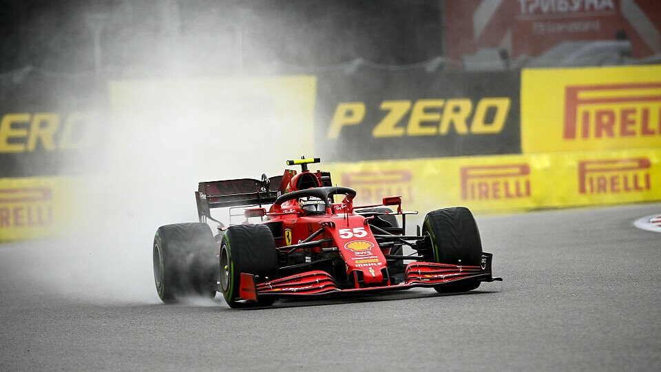 Carlos Sainz schrammte in Sotschi an der Pole Position vorbei