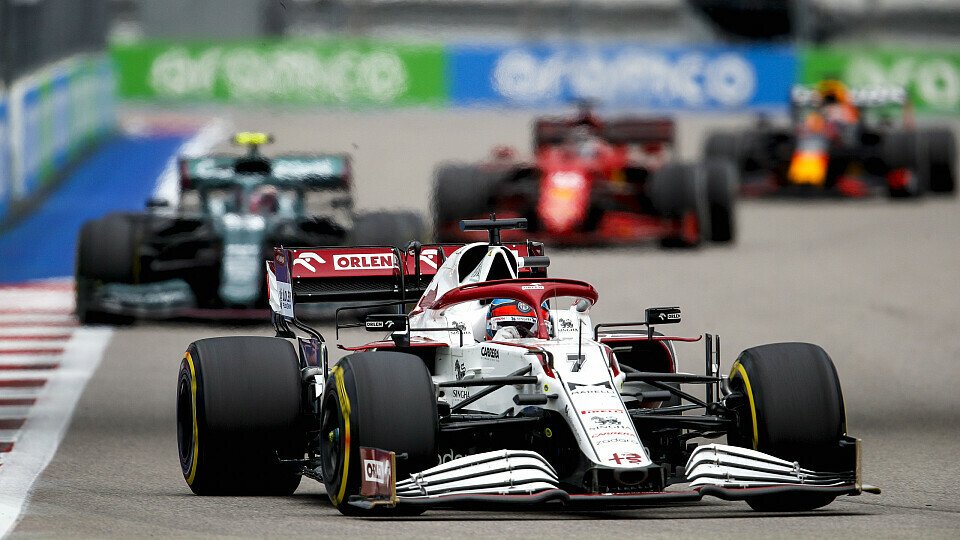 Kimi Räikkönen hielt in Sotschi Vettel, Leclerc und Verstappen lange Zeit hinter sich