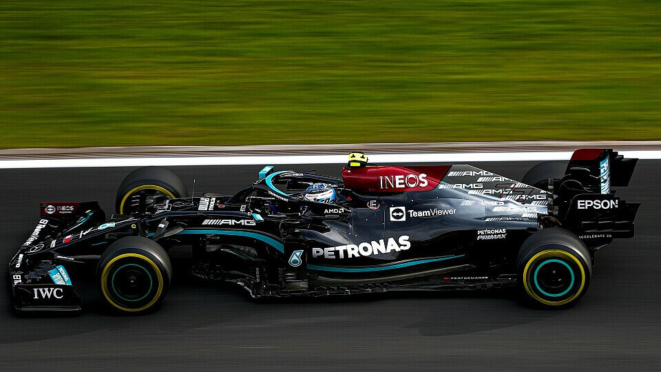 Mercedes-Pilot Valtteri Bottas erbt nach dem Formel-1-Qualifying in Istanbul die Pole Position von Lewis Hamilton, Foto: LAT Images