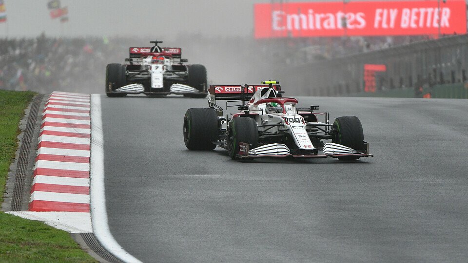 Antonio Giovinazzi ließ trotz Anweisung den schnelleren Kimi Räikkönen nicht passieren, Foto: LAT Images