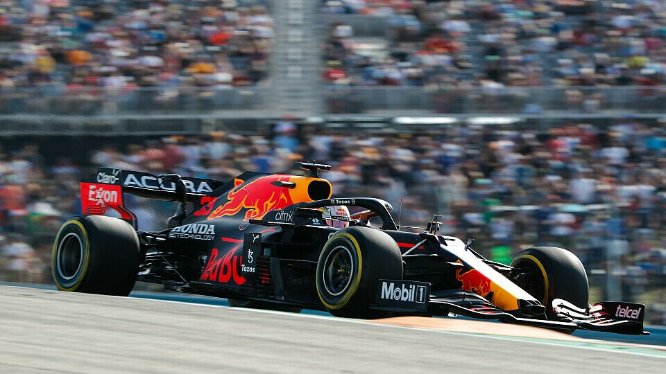 Max Verstappen geriet bereits im Training der Formel 1 in den USA mit Rivale Lewis Hamilton aneinander, Foto: LAT Images