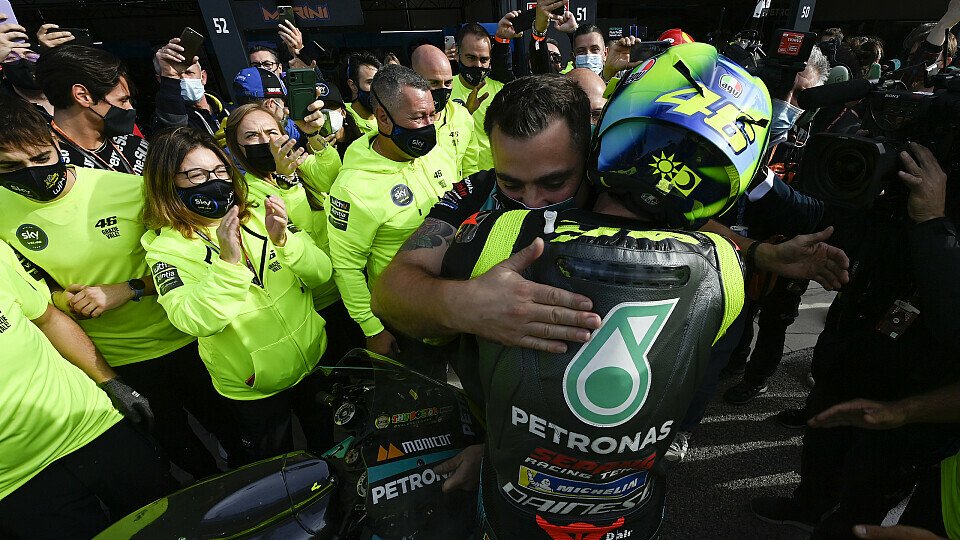 Valentino Rossi verabschiedete sich aus Misano, Foto: LAT Images