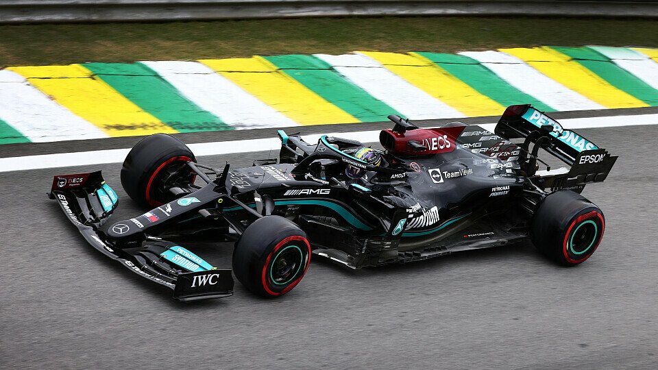 Lewis Hamiltons DRS hat sich in Brasilien offenbar weiter als erlaubt geöffnet, Foto: LAT Images