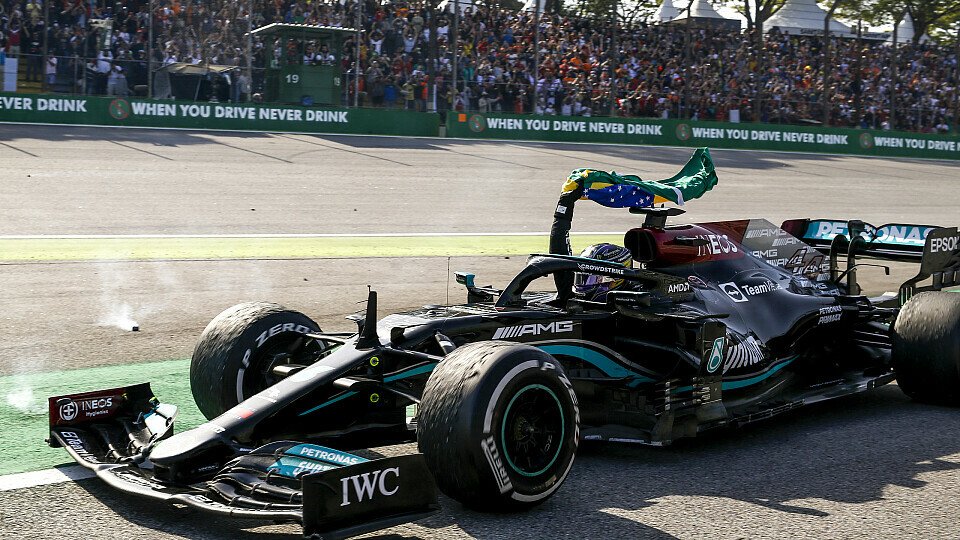 Lewis Hamilton löste auf der Auslaufrunde seine Sitzgurte