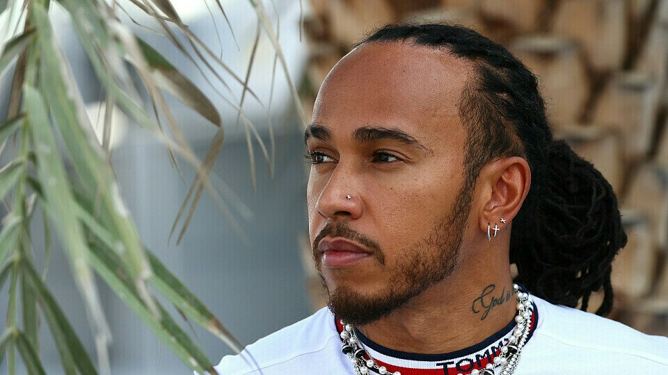 Sir Lewis Hamilton könnte bald einen neuen Namen haben, Foto: LAT Images