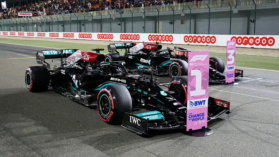 Nur Lewis Hamilton kann sich seiner Pole Position sicher sein, Foto: LAT Images