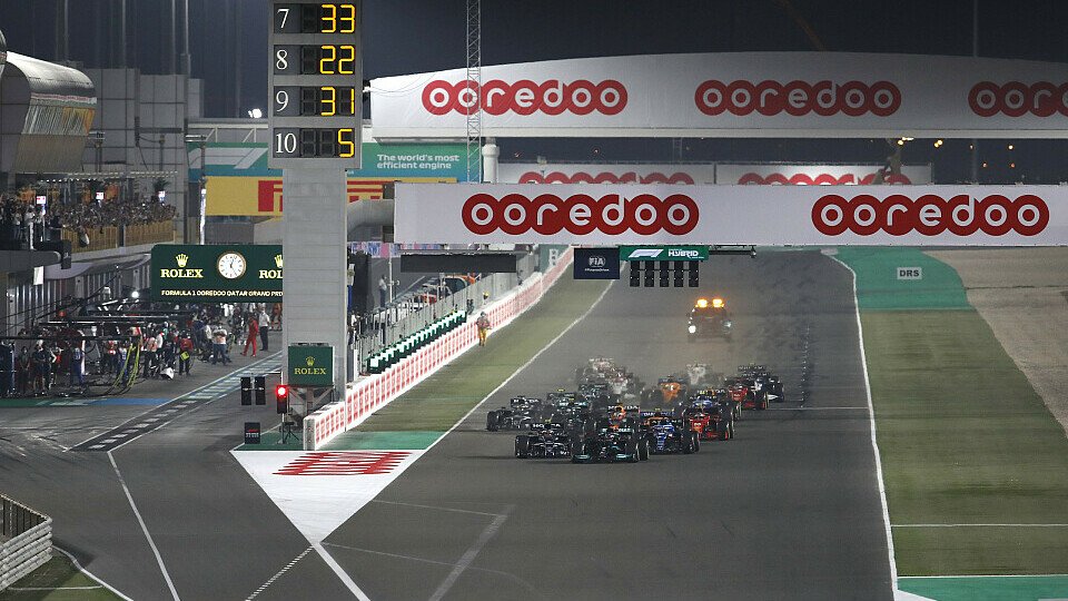 Die Formel 1 fuhr 2022 erstmals in Katar auf dem Losail International Circuit, Foto: LAT Images