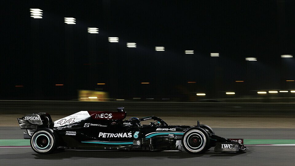 Lewis Hamilton hat mit seinem Sieg in Katar den Rückstand auf Max Verstappen weiter verkürzt, Foto: LAT Images