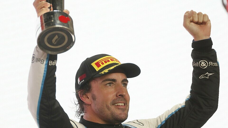 Fernando Alonso hofft in der Formel 1 2022 gegen Lewis Hamilton und Max Verstappen zu kämpfen