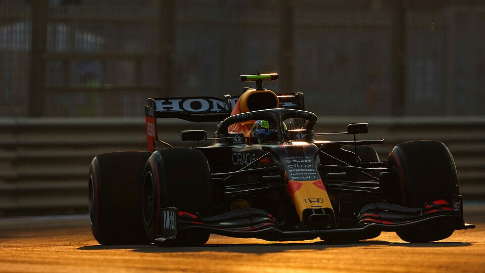 Sergio Perez will im Formel-1-Finale von Abu Dhabi seinen Teil zu Max Verstappens WM-Titel beitragen, Foto: LAT Images