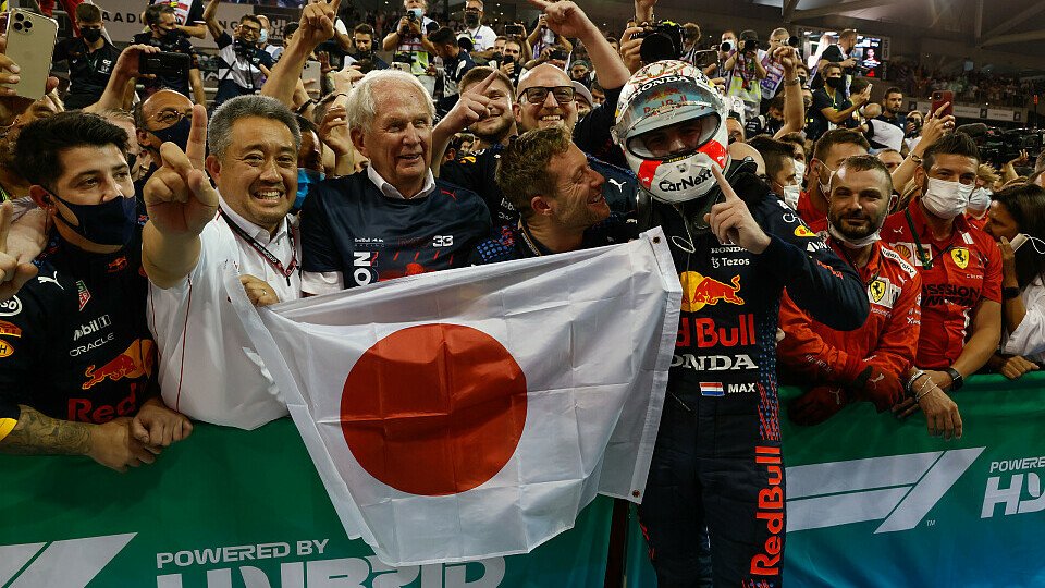 Honda feiert 2021 den Weltmeister-Titel mit Max Verstappen und Red Bull, Foto: LAT Images Honda feiert 2021 den Weltmeister-Titel mit Max Verstappen und Red Bull, Foto: LAT Images