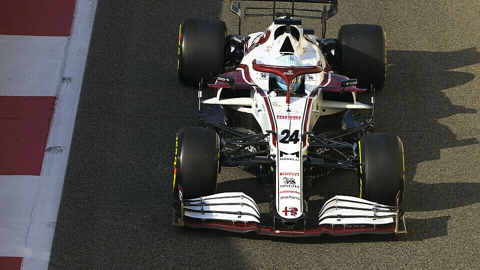 Guanyu Zhous erstes Formel-1-Auto wird erst nach dem Auftakttest in Barcelona offziell enthüllt, Foto: LAT Images