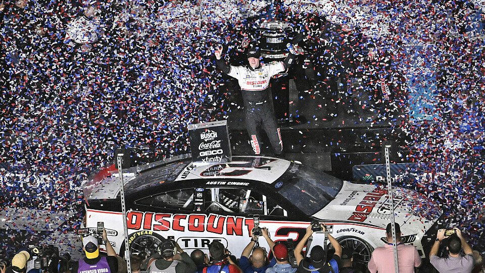 Austin Cindric gewinnt das 1. Saisonrennen auf dem Daytona International Speedway, Foto: LAT Images