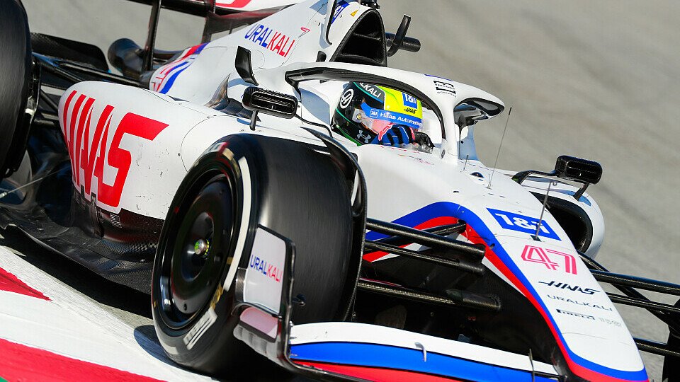 Haas tritt seit 2021 mit einer durch die Flagge Russlands geprägten Lackierung in der Formel 1 an