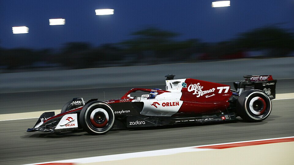 Alfa-Romeo-Pilot Valtteri Bottas war mit dem Auftakt in den Bahrain-Test zufrieden, Foto: LAT Images