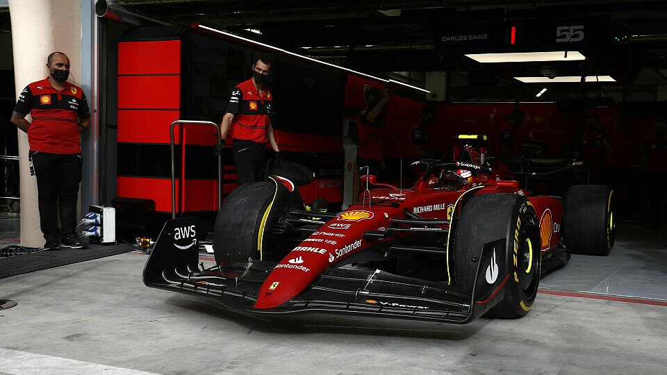 Ferrari führte in den späten Stunden den Bahrain-Test an, Foto: LAT Images