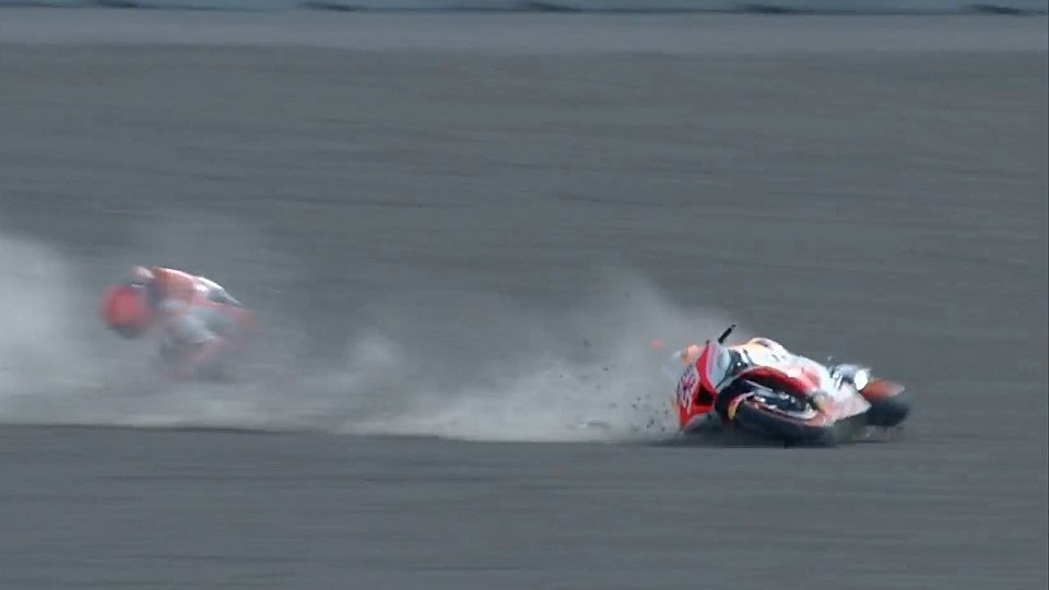 Marc Marquez rutschte bei hohem Speed weg, Foto: Screenshot/MotoGP