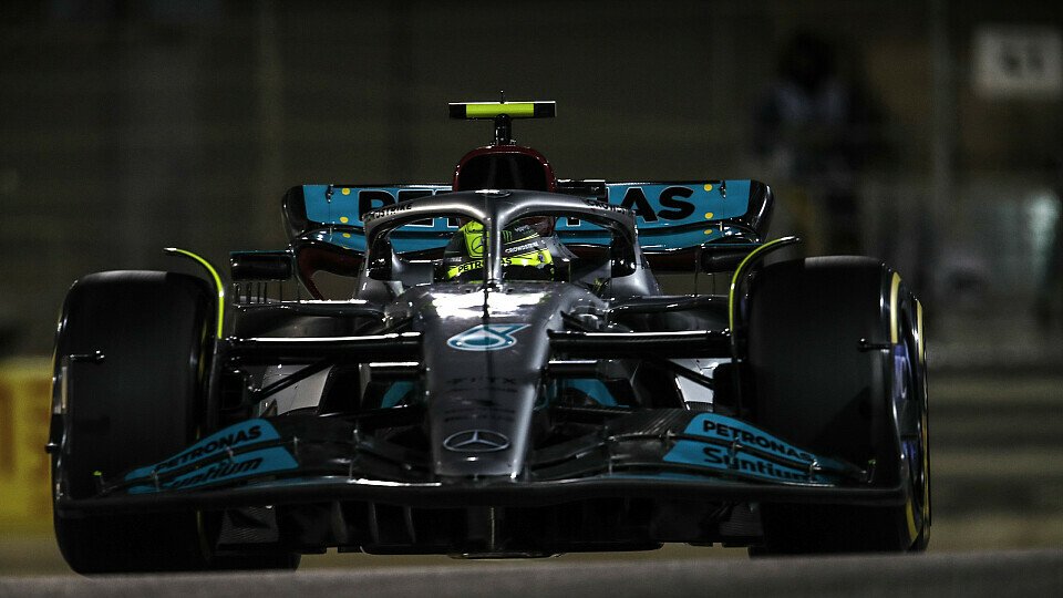 Formel-1-Rekordweltmeister Lewis Hamilton sieht Mercedes zum Auftakt 2022 in aussichtsloser Position, Foto: LAT Images
