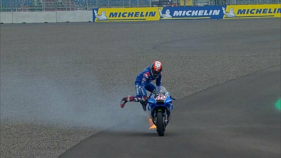 Das Motorrad von Alex Rins fing in Indonesien Feuer, Foto: Screenshot/MotoGP