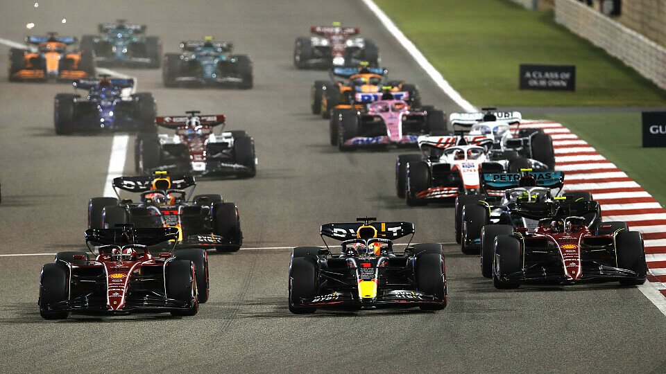 Die Formel 1 ist 2022 langsamer geworden, Foto: LAT Images