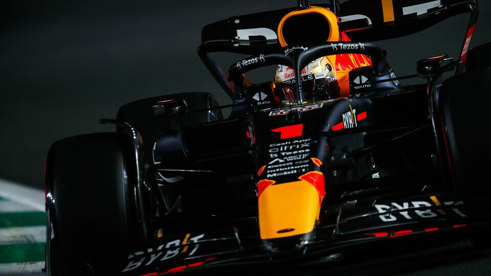 Max Verstappen steckte im Qualifying in Jeddah eine seltene Niederlage gegen Sergio Perez ein