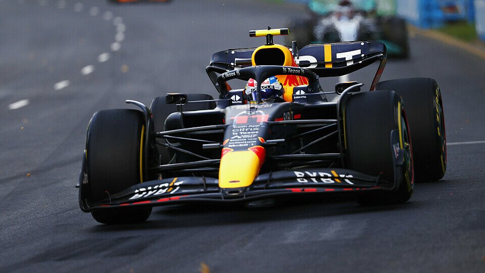 Sergio Perez saßen in Australien die Mercedes im Nacken, Foto: LAT Images