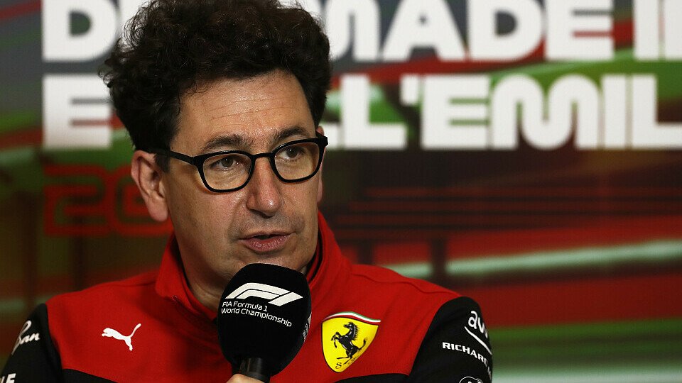 Ferrari-Teamchef Mattia Binotto steht in der Kritik, Foto: LAT Images