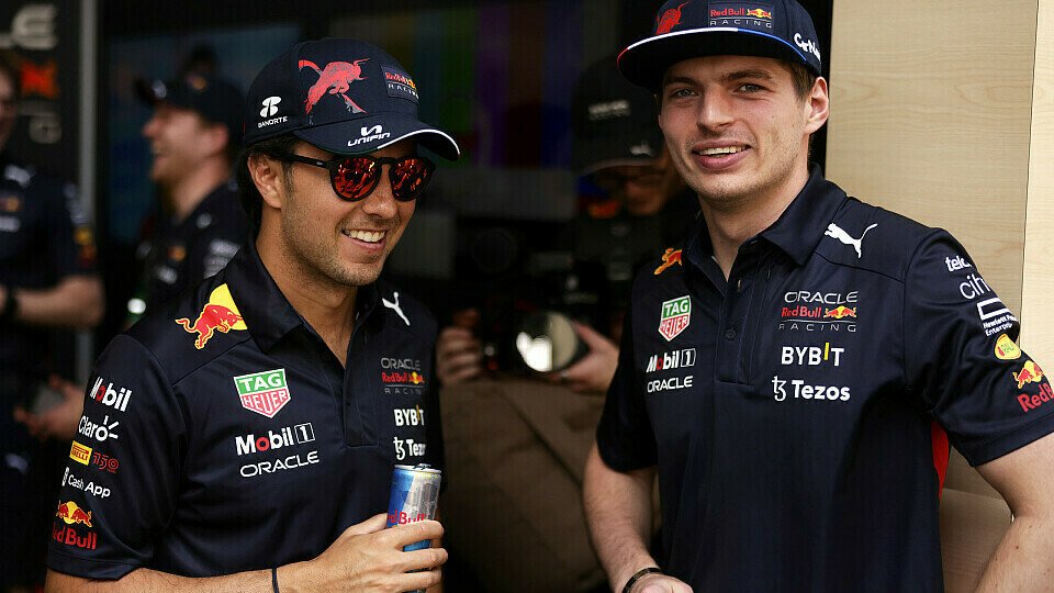 Bleiben Sergio Perez und Max Verstappen auch 2023 Teamkollegen?, Foto: LAT Images