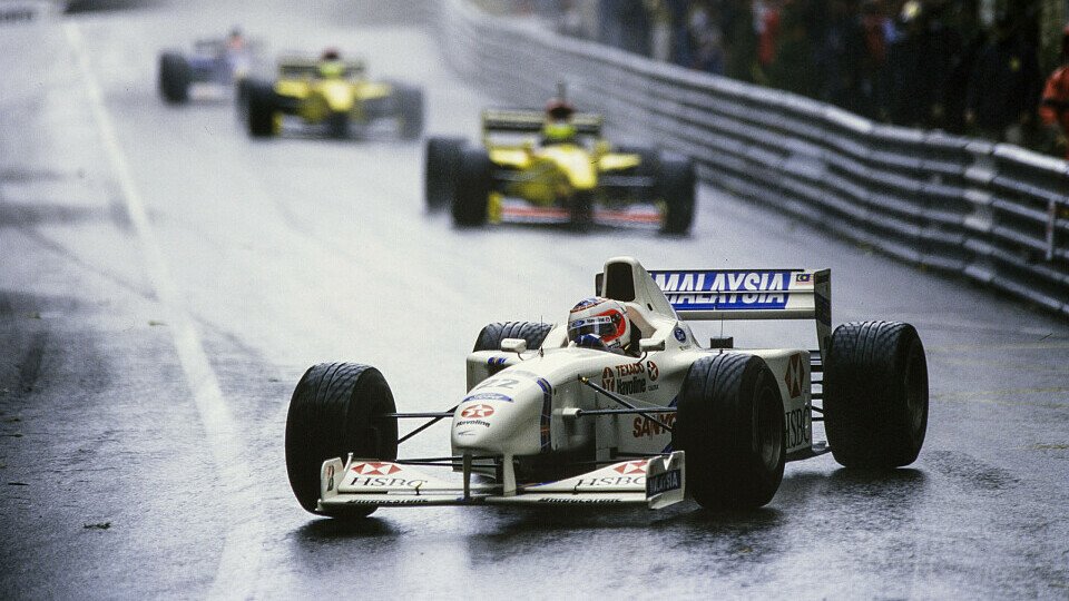 Rubens Barrichello 1997 im Regen von Monaco, Foto: LAT Images