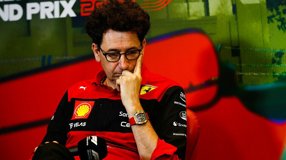 Ferrari-Teamchef Mattia Binotto ist großer Kritik ausgesetzt, Foto: LAT Images