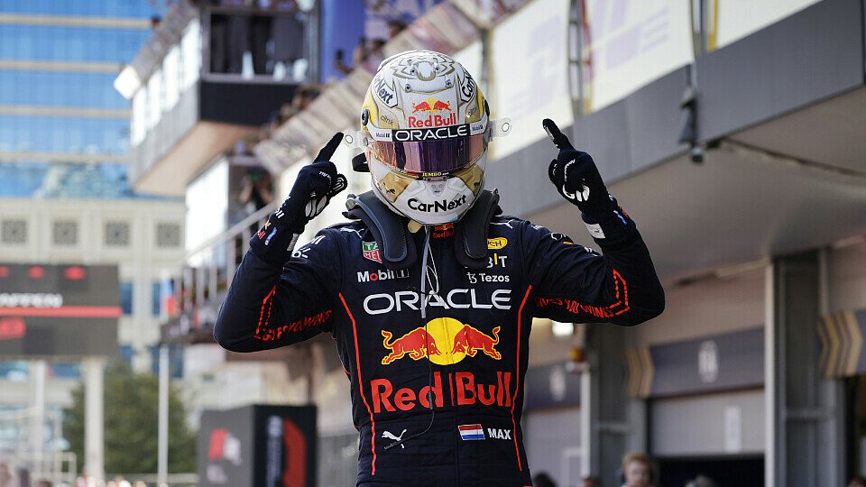 Max Verstappen fuhr in Baku einen souveränen Rennsieg ein, Foto: LAT Images