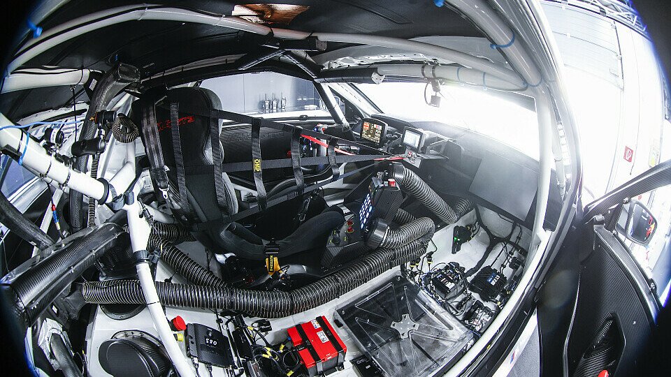 Im Cockpit kann es bis zu 70 Grad heiß werden!, Foto: DTM