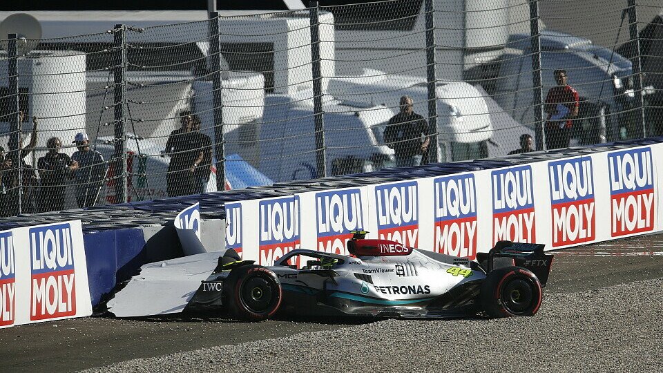 Beide Mercedes-Boliden kollidierten im Qualifying, Foto: LAT Images