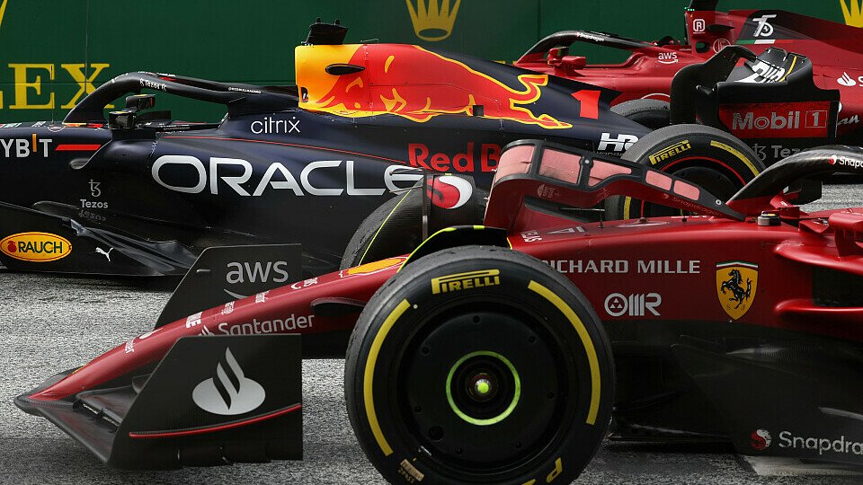 2022 ging das Duell Carlos Sainz gegen Max Verstappen meistens zugunsten des Red-Bull-Piloten aus, Foto: LAT Images